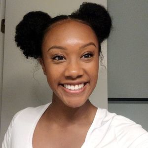 Meet your Posher, Thia